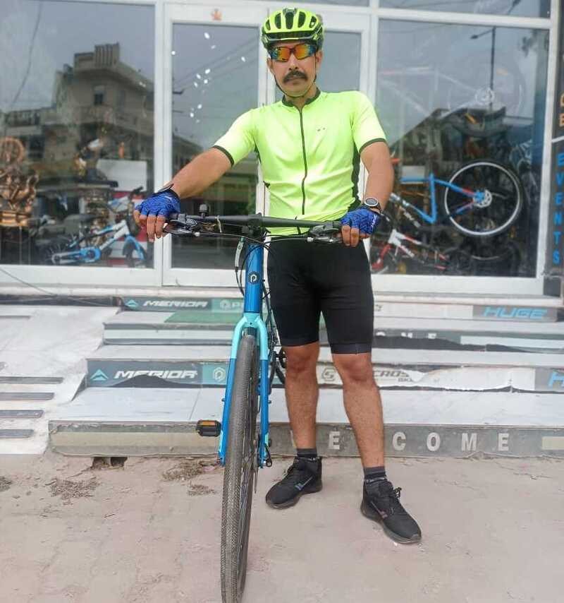Hybrid Bike With Flat Handlebar