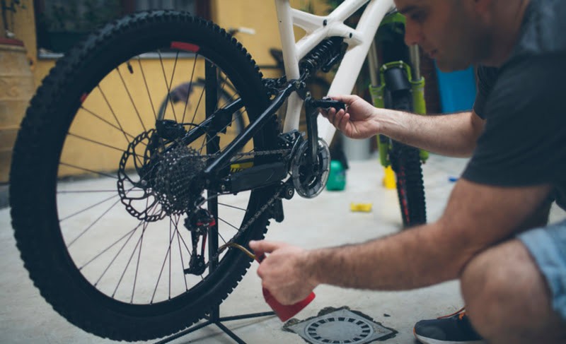 Lubricating your bike chain