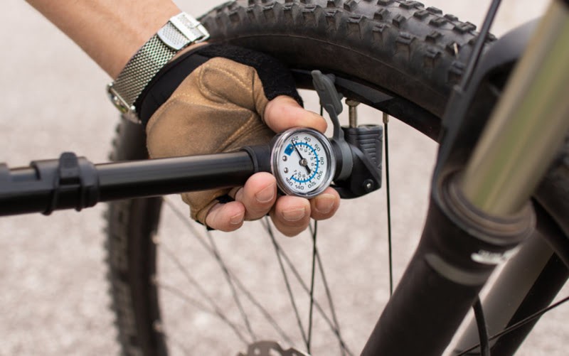bike pump and guage